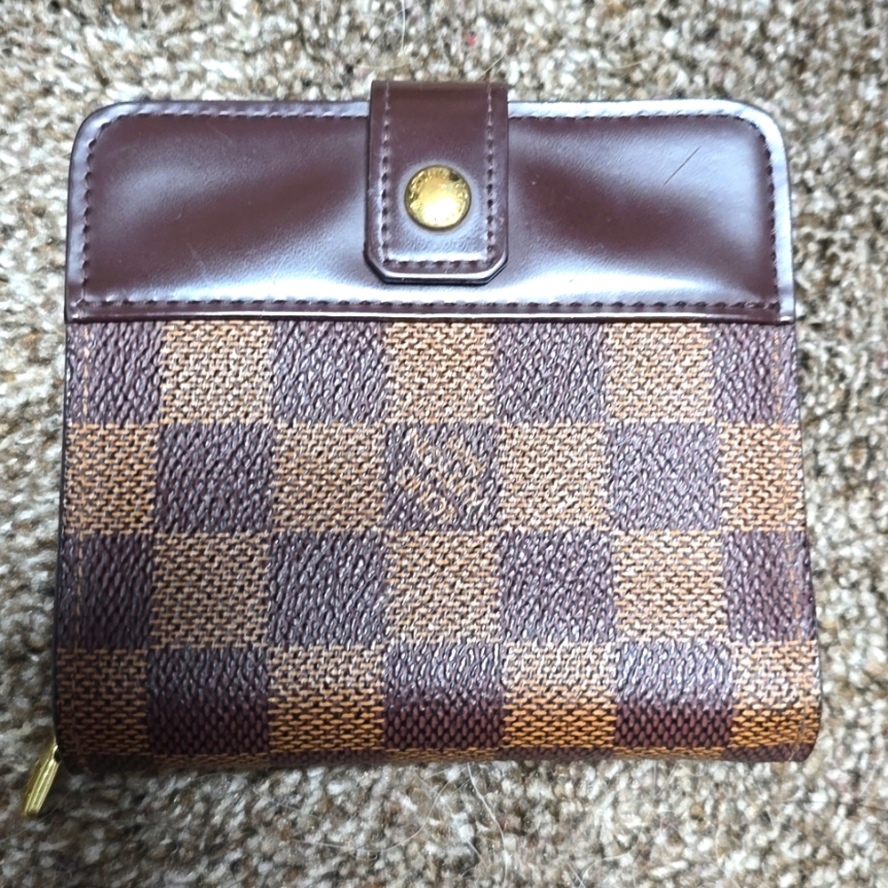 LOUIS VUITTON VINTG 2006 DAMIER EBENE COMPACT ZIP/BI-FOLD WALLET VERY GOOD COND